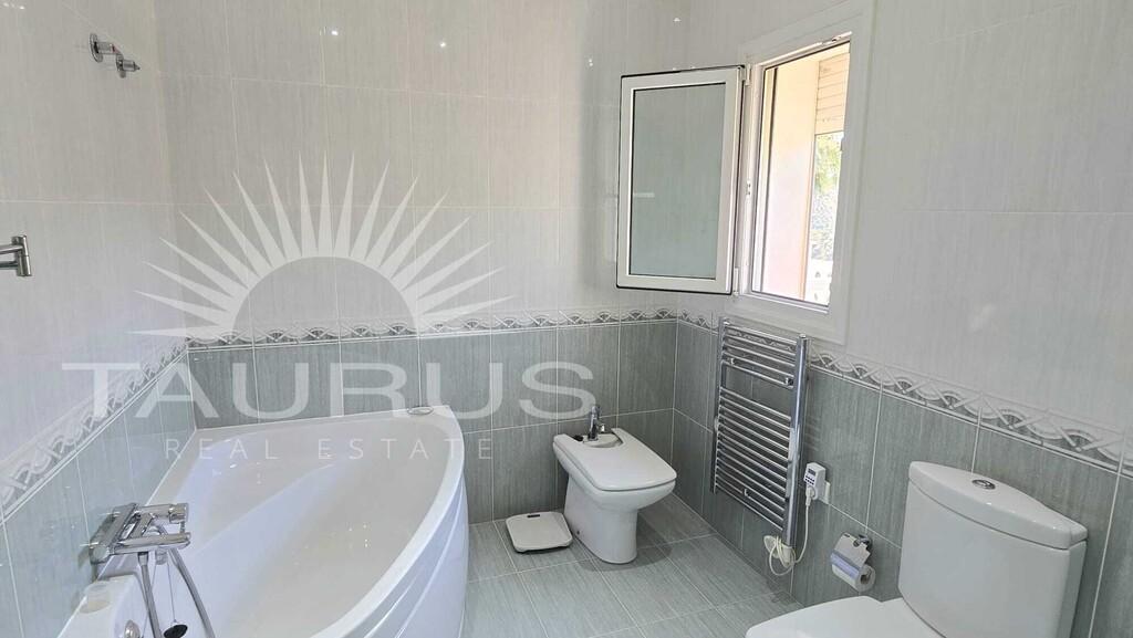 Villa for Sale in Árchez