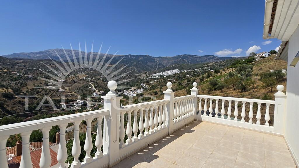 Villa for Sale in Árchez