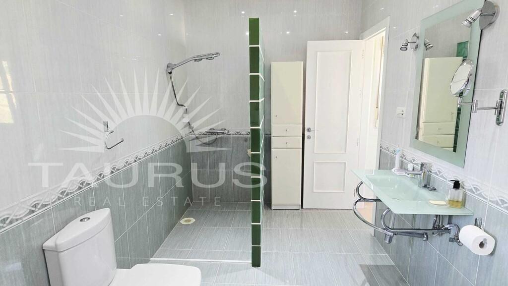 Villa for Sale in Árchez