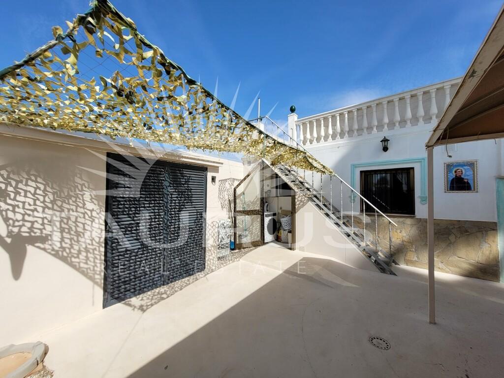 Villa en Venta en Almayate