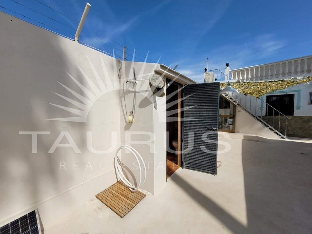 Villa en Venta en Almayate