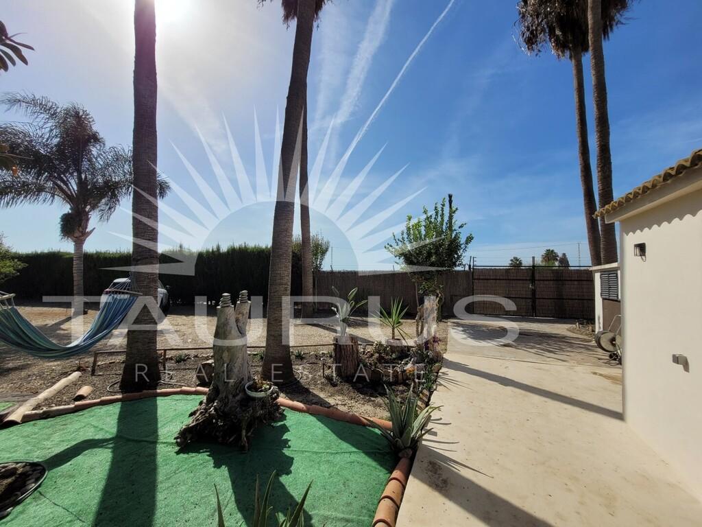 Villa en Venta en Almayate