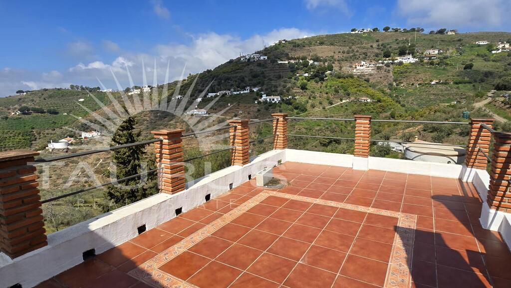 Villa for Sale in Cómpeta