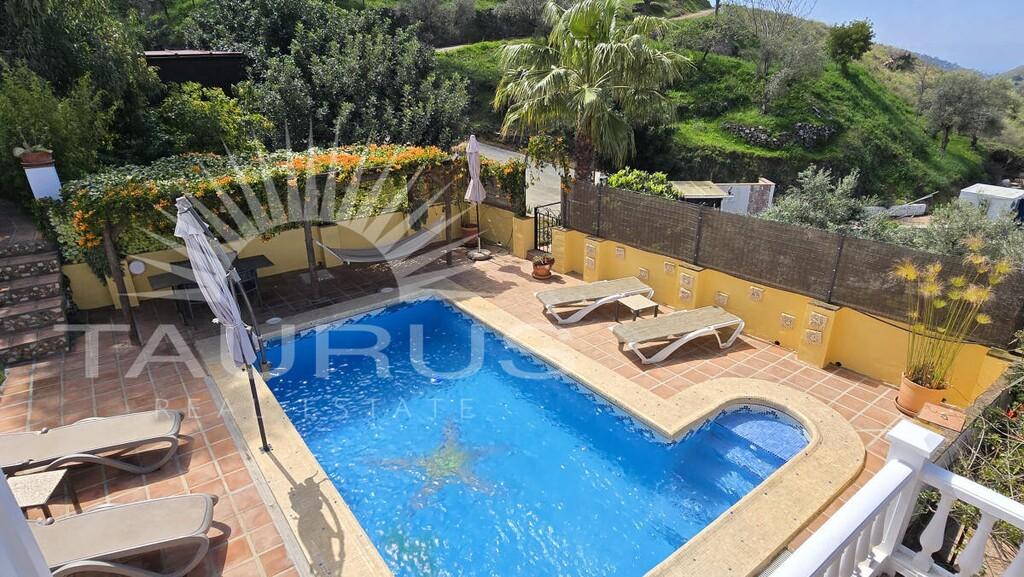 Villa for Sale in Cómpeta