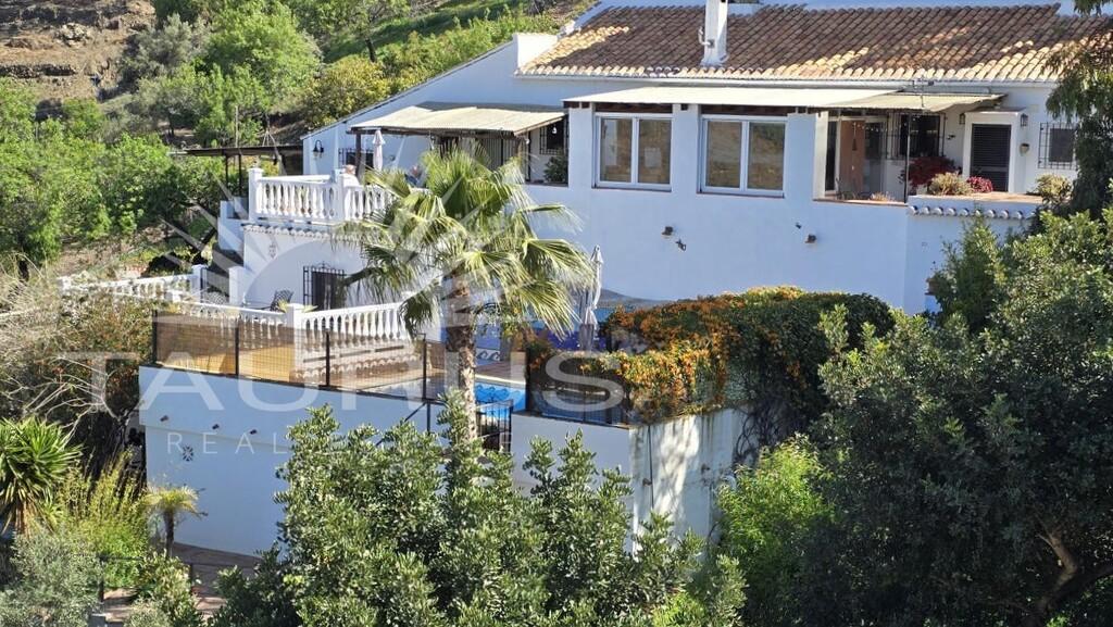 Villa for Sale in Cómpeta