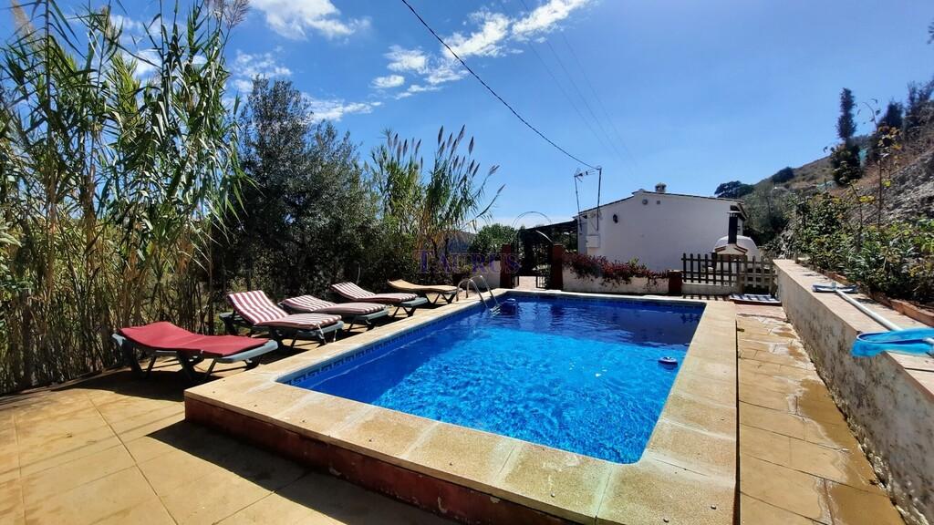 Villa for Sale in Sedella
