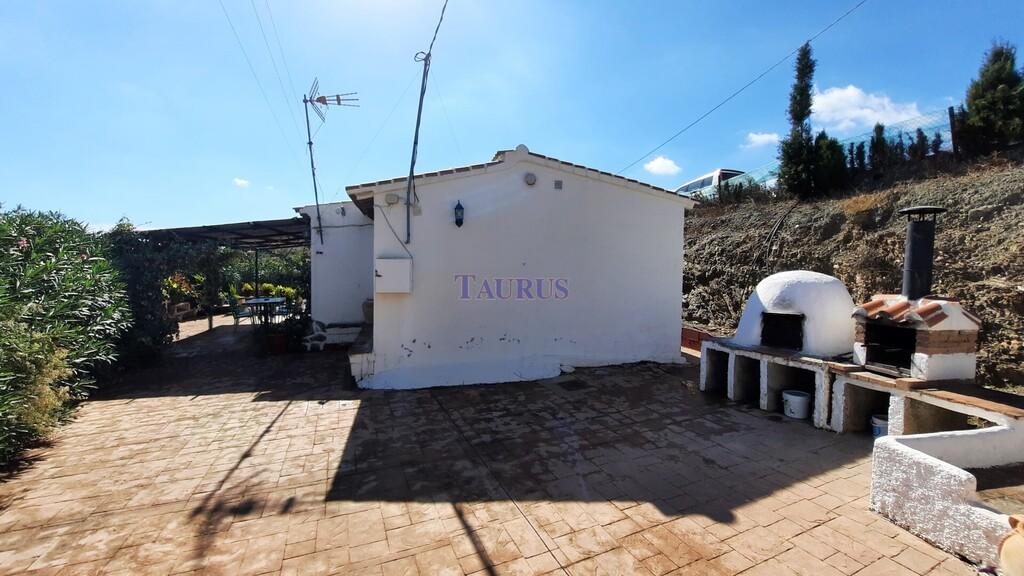 Villa for Sale in Sedella