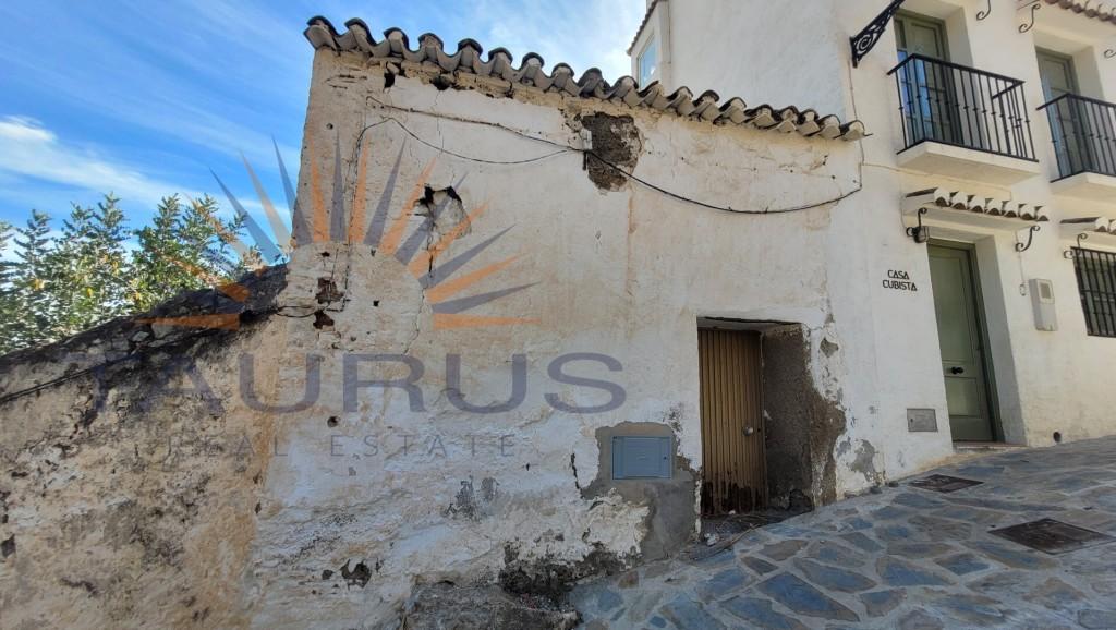 House for Sale in Sedella