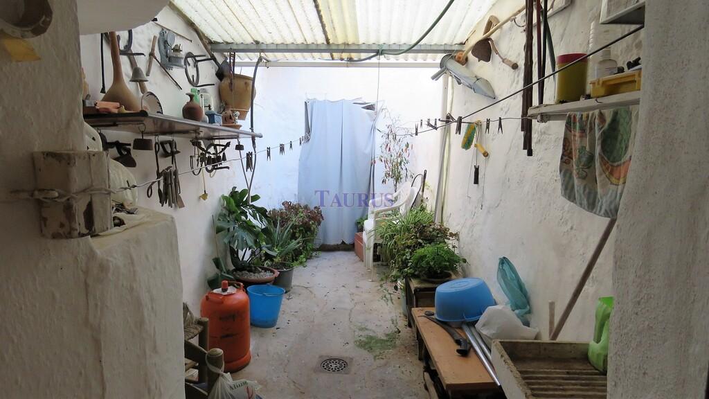 House for Sale in Comares