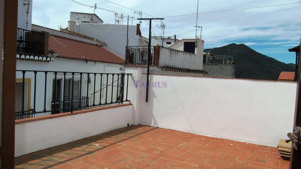 House for Sale in Sayalonga