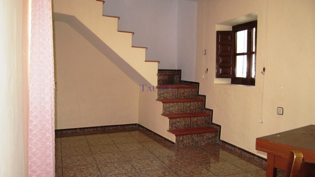 House for Sale in Sayalonga