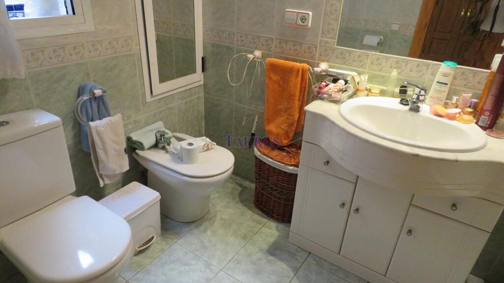 House for Sale in Canillas de Albaida