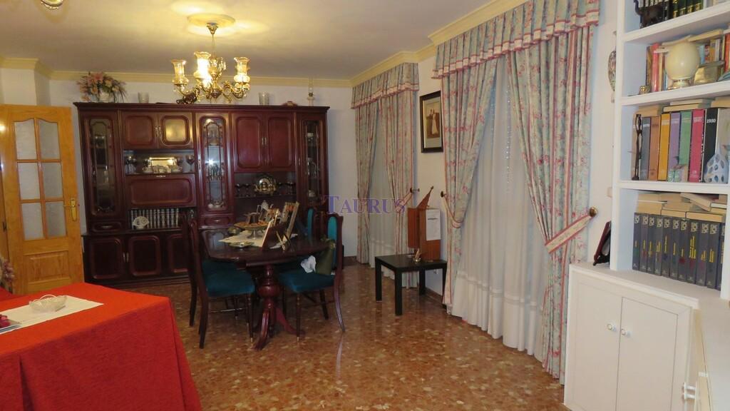 House for Sale in Canillas de Albaida