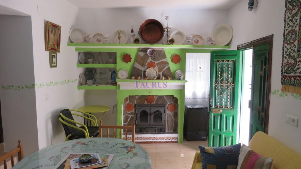 House for Sale in Salares