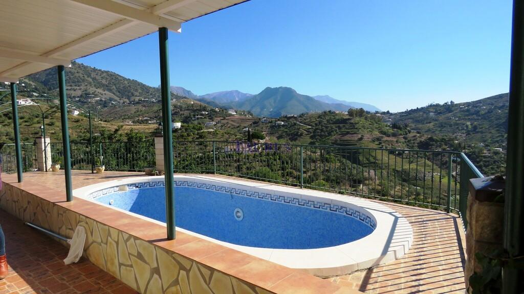 Country Property for Sale in Cómpeta