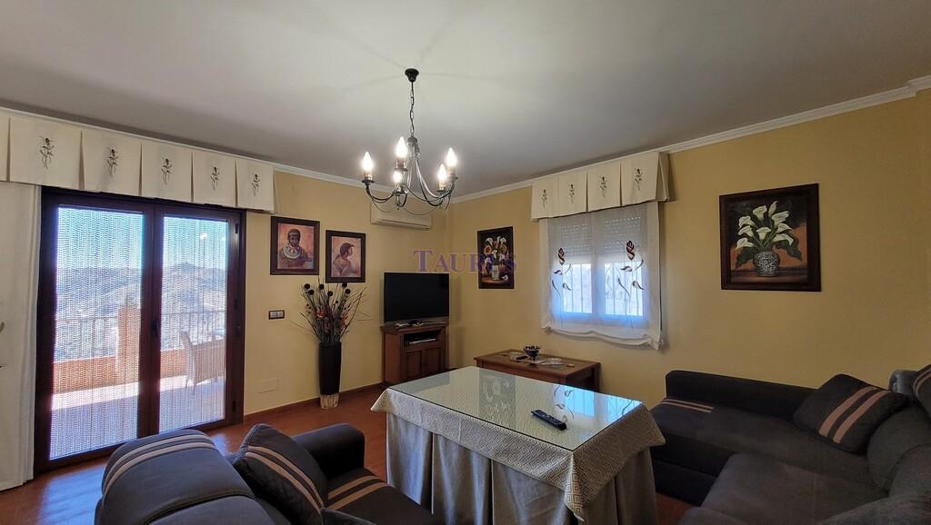 Villa for Sale in Sayalonga