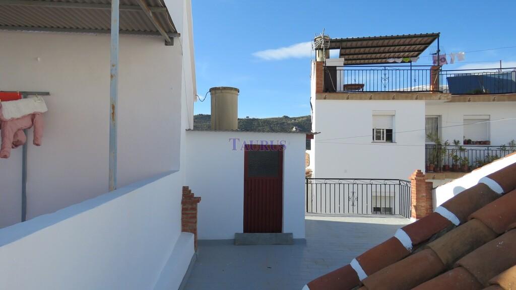 House for Sale in Canillas de Albaida