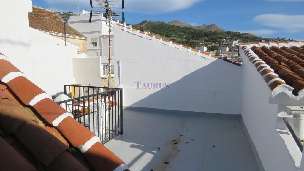 House for Sale in Canillas de Albaida