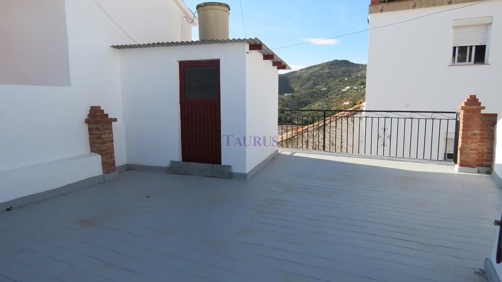 House for Sale in Canillas de Albaida