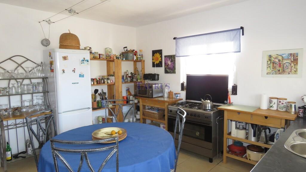 Villa for Sale in Canillas de Aceituno