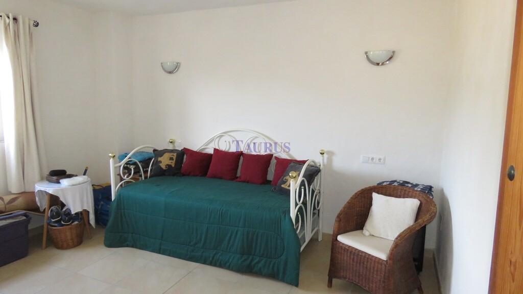 Villa for Sale in Canillas de Aceituno