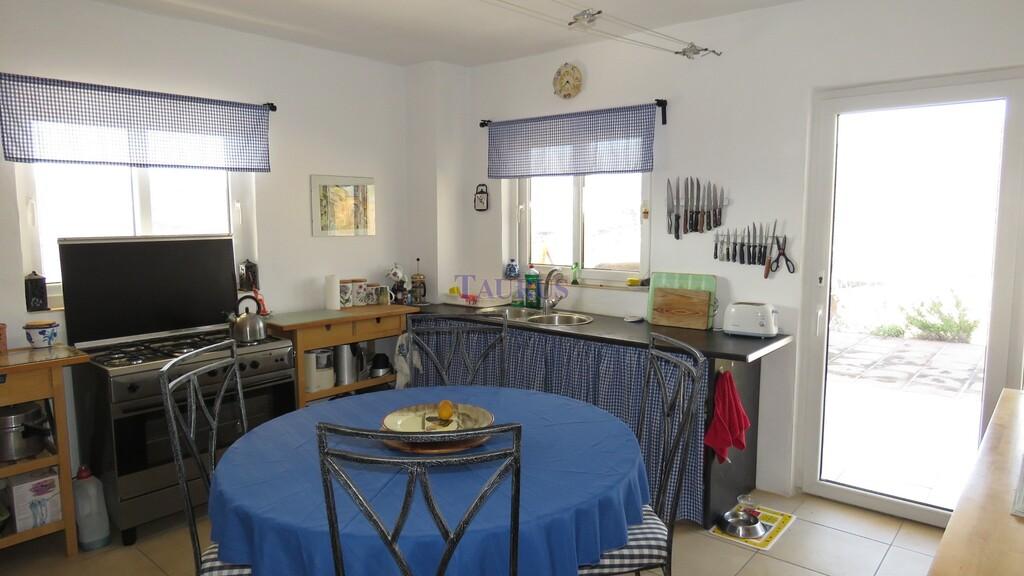 Villa for Sale in Canillas de Aceituno