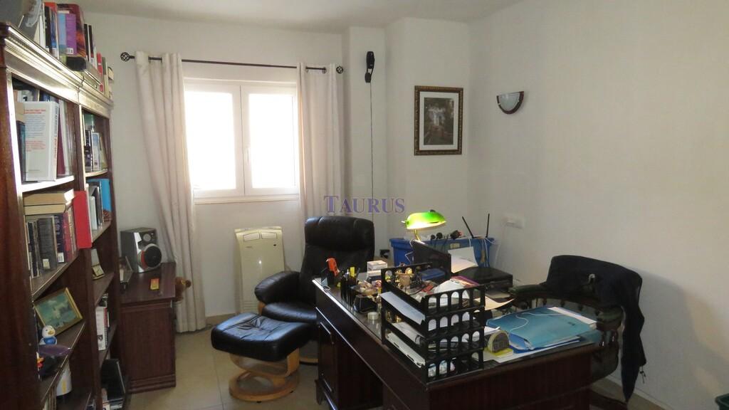 Villa for Sale in Canillas de Aceituno