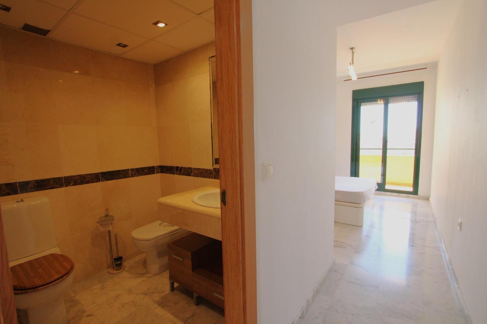 Flat for Sale in Benalmádena