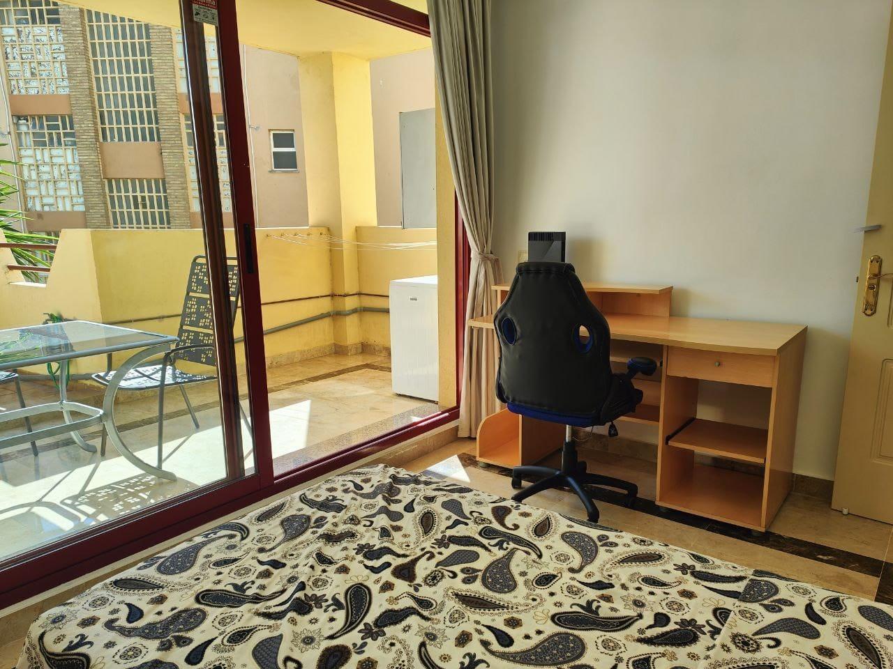 Flat for Sale in Benalmádena