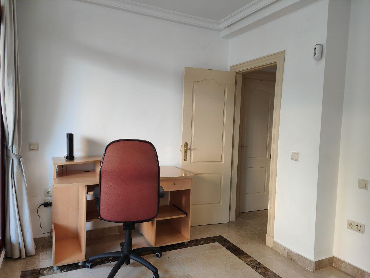 Flat for Sale in Benalmádena