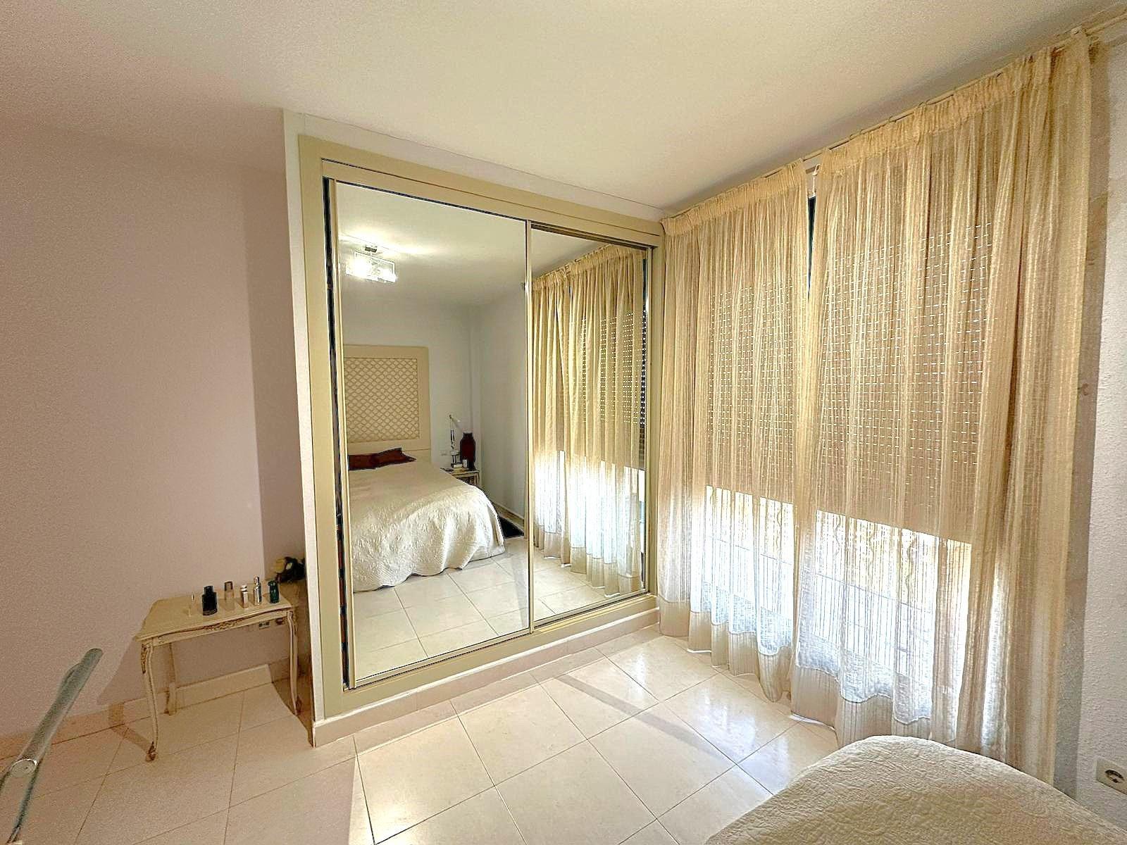 Flat for Sale in Benalmádena