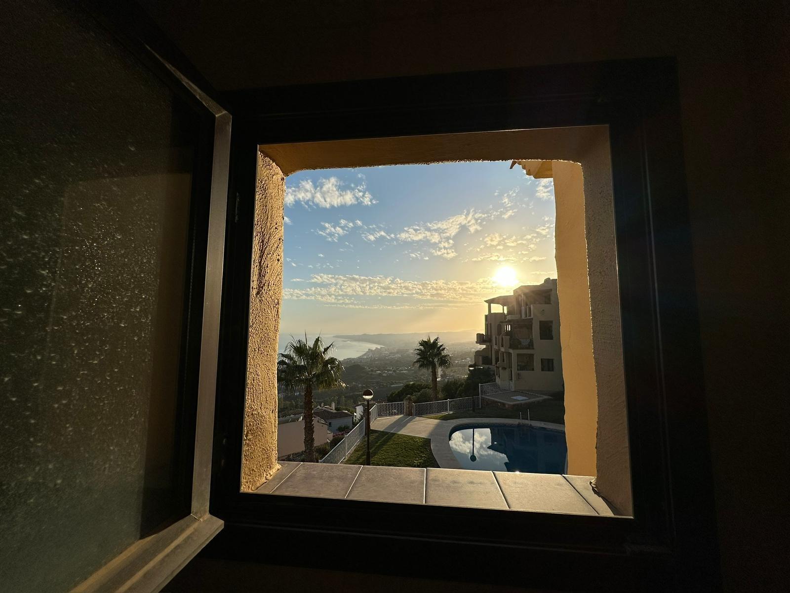 Flat for Sale in Benalmádena