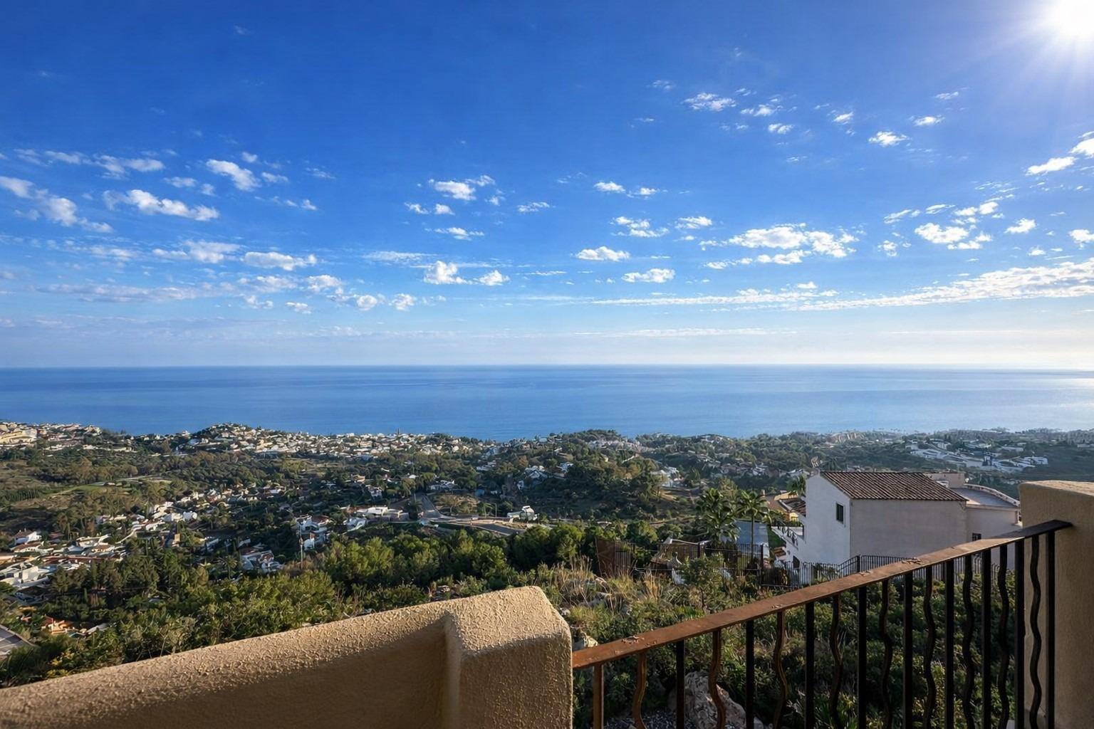 Flat for Sale in Benalmádena