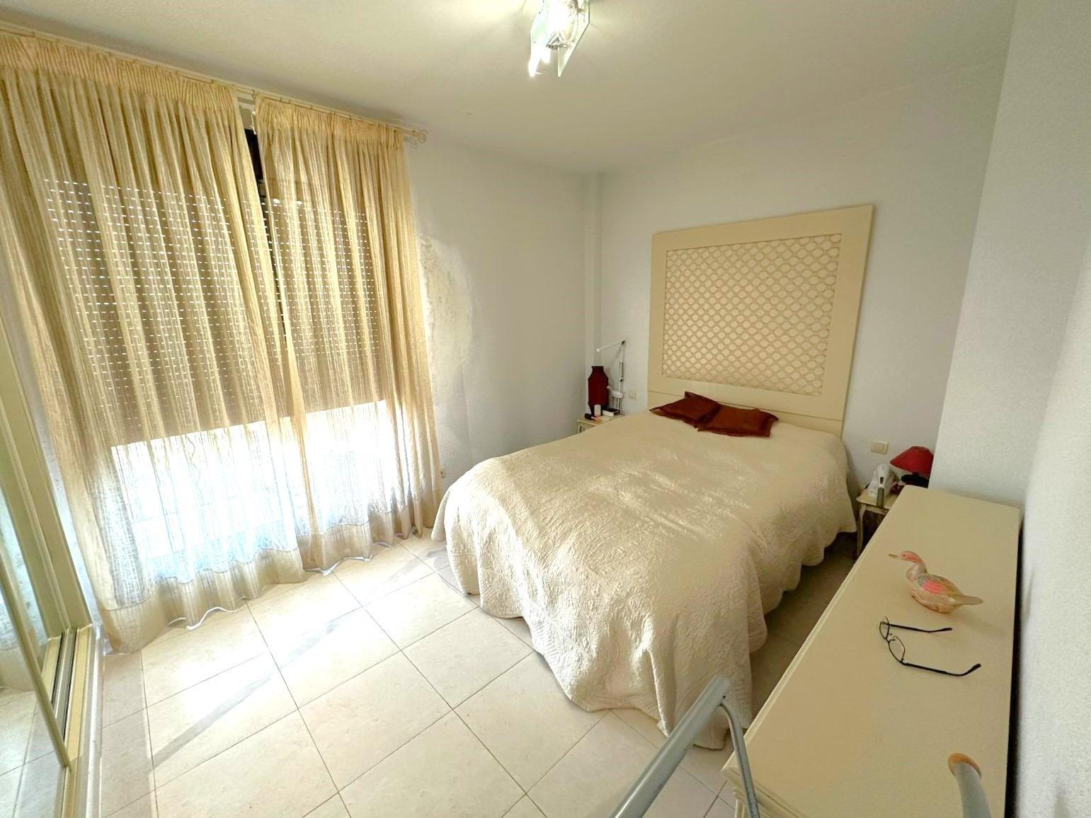 Flat for Sale in Benalmádena