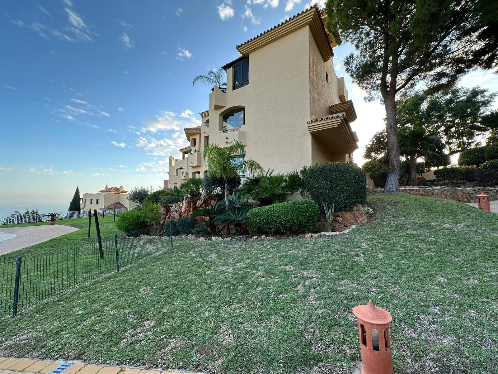 Flat for Sale in Benalmádena
