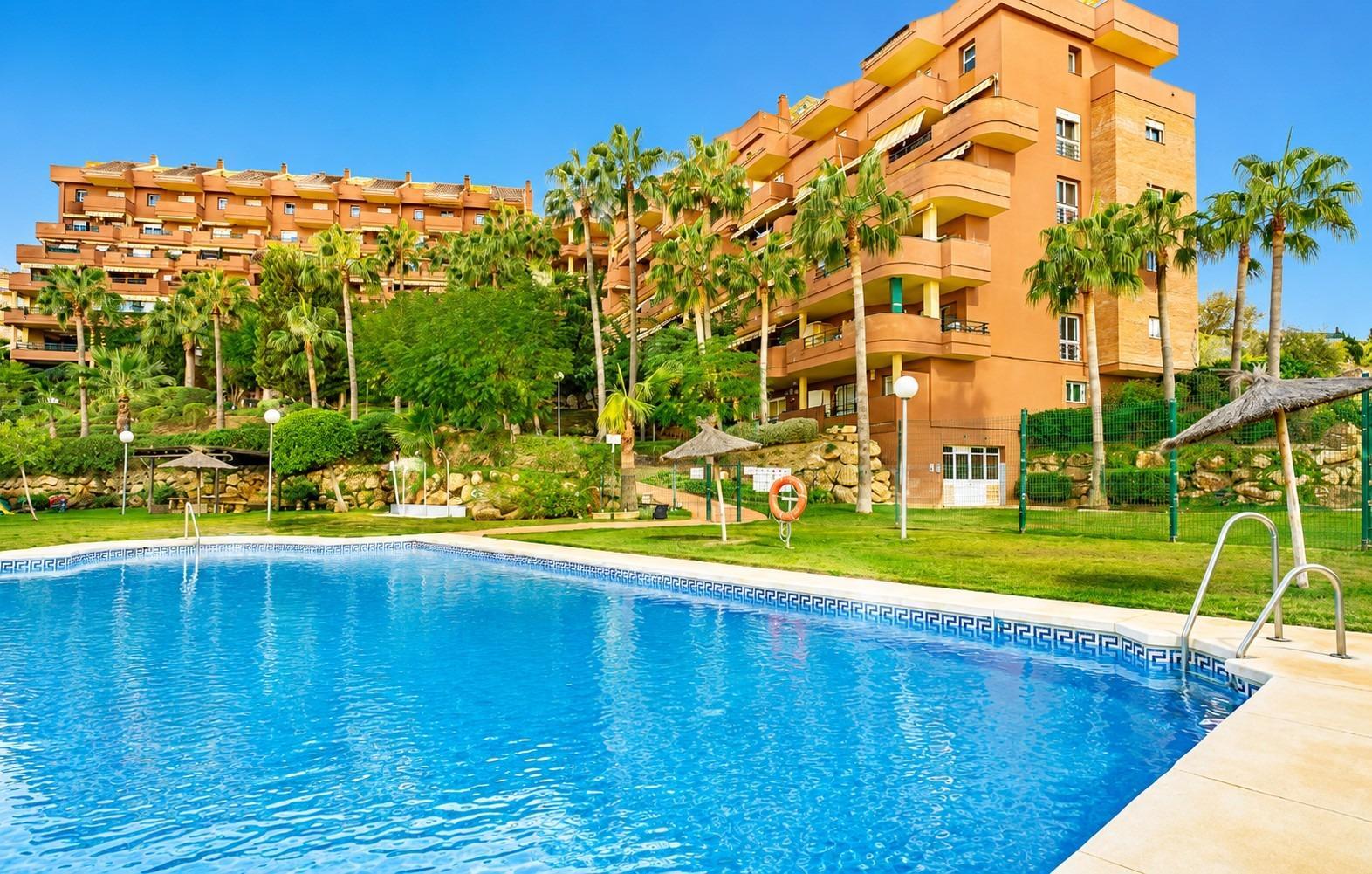 Flat for Sale in Benalmádena