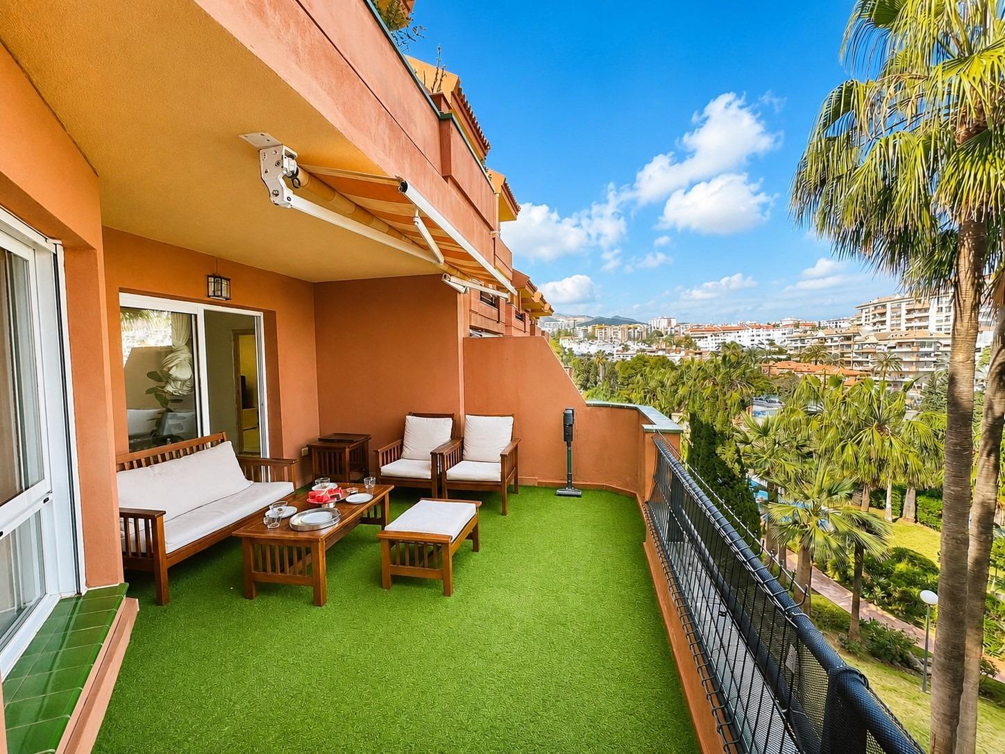 Flat for Sale in Benalmádena