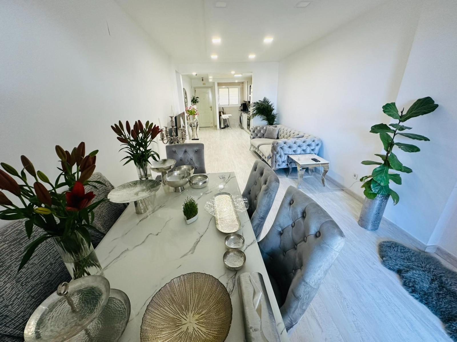 Flat for Sale in Benalmádena
