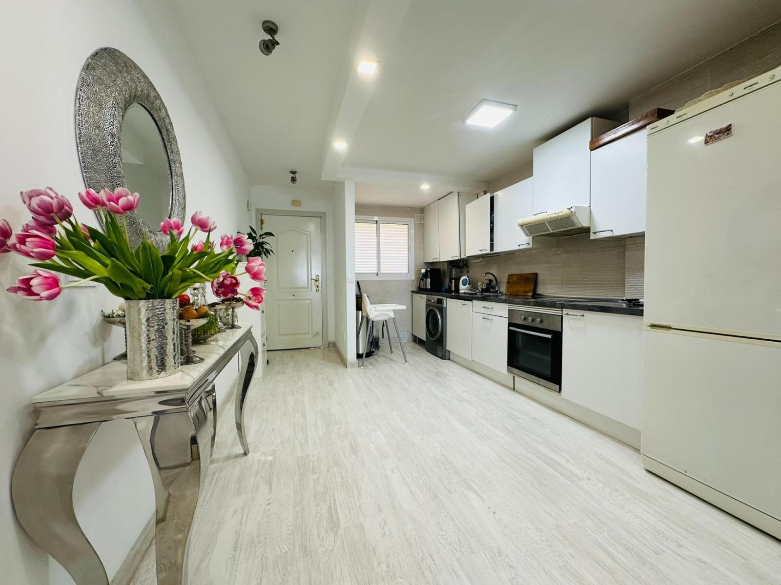 Flat for Sale in Benalmádena