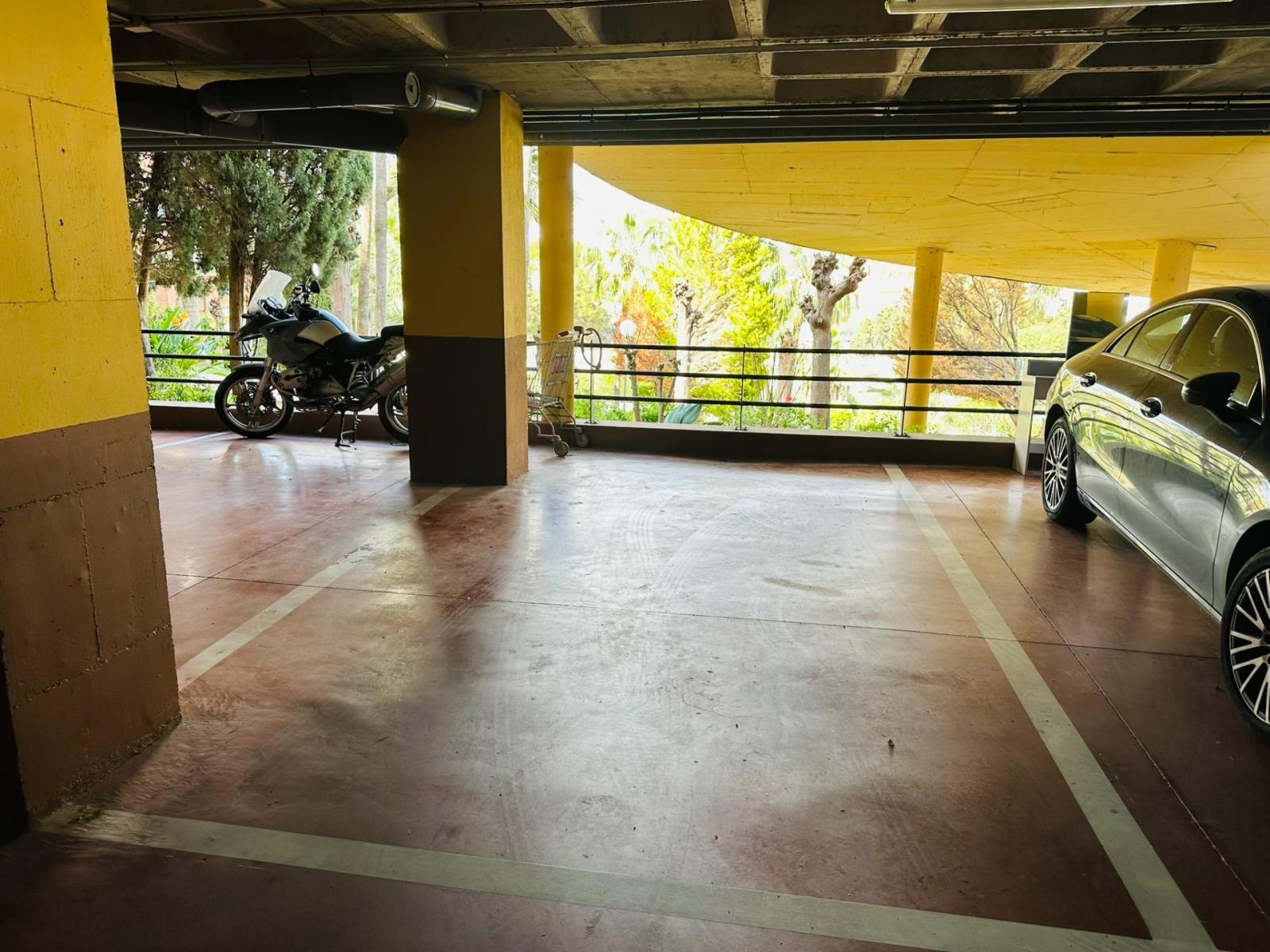 Flat for Sale in Benalmádena