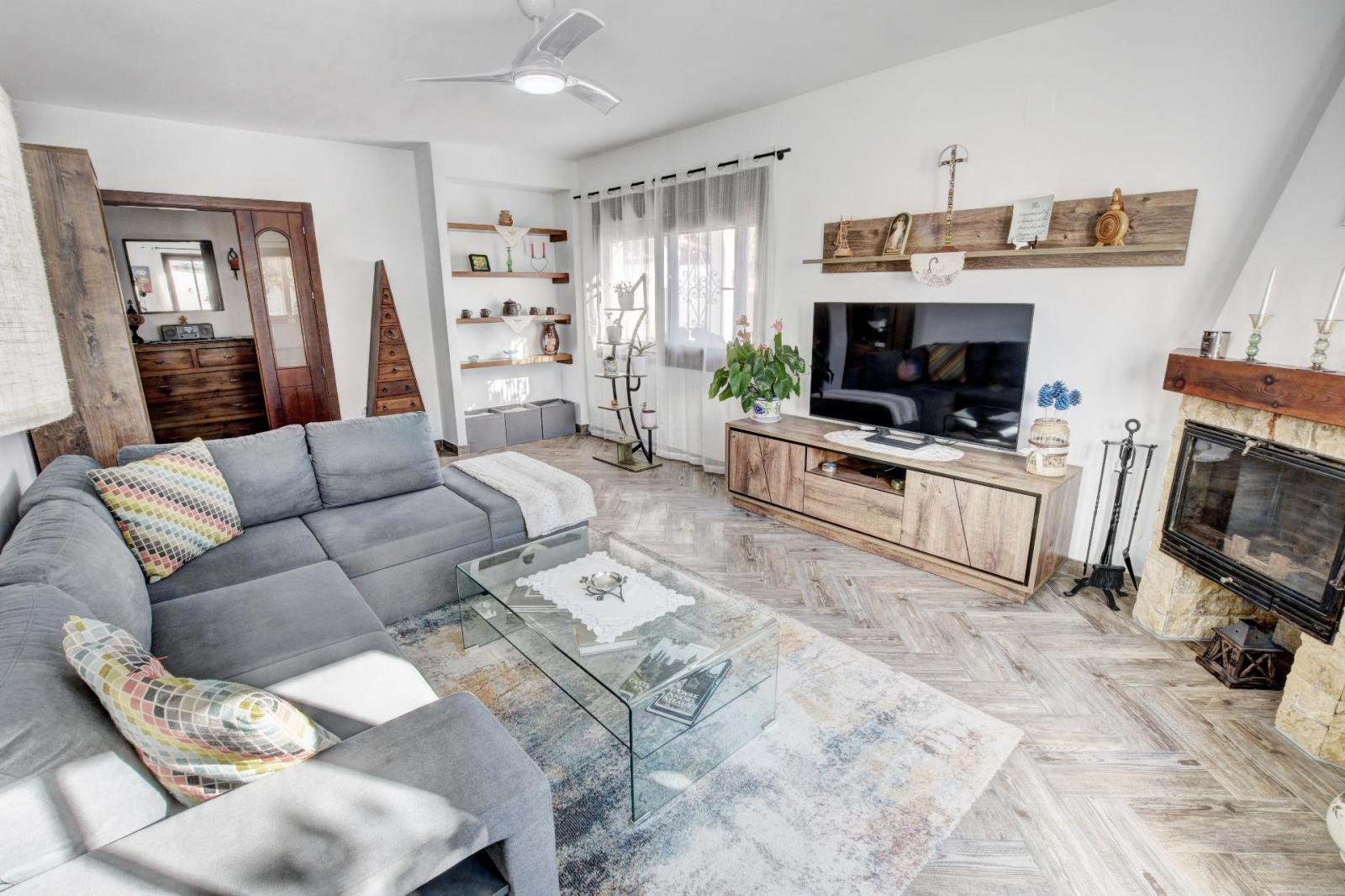 Villa for Sale in Benalmádena