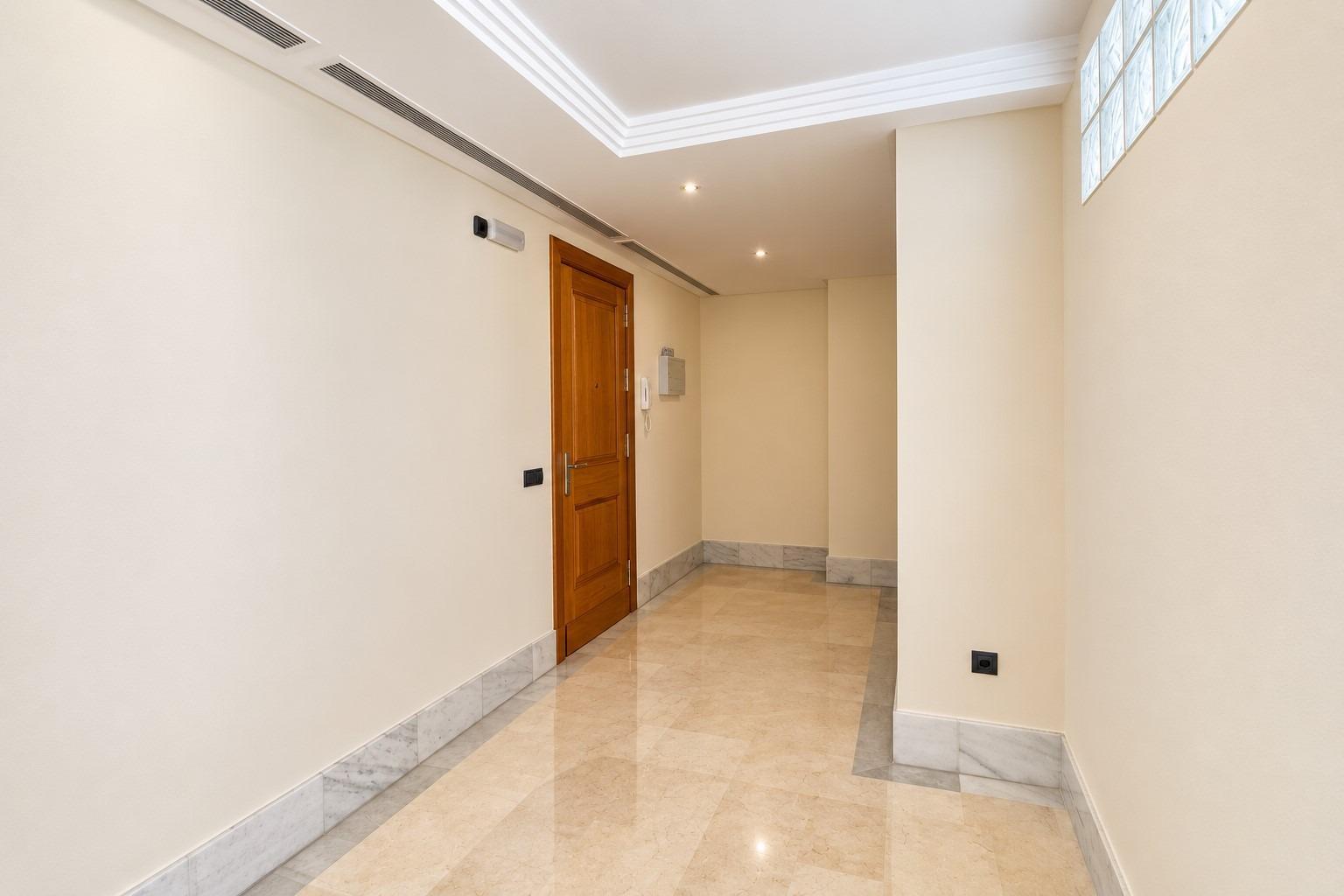 Premise for Sale in Benalmádena