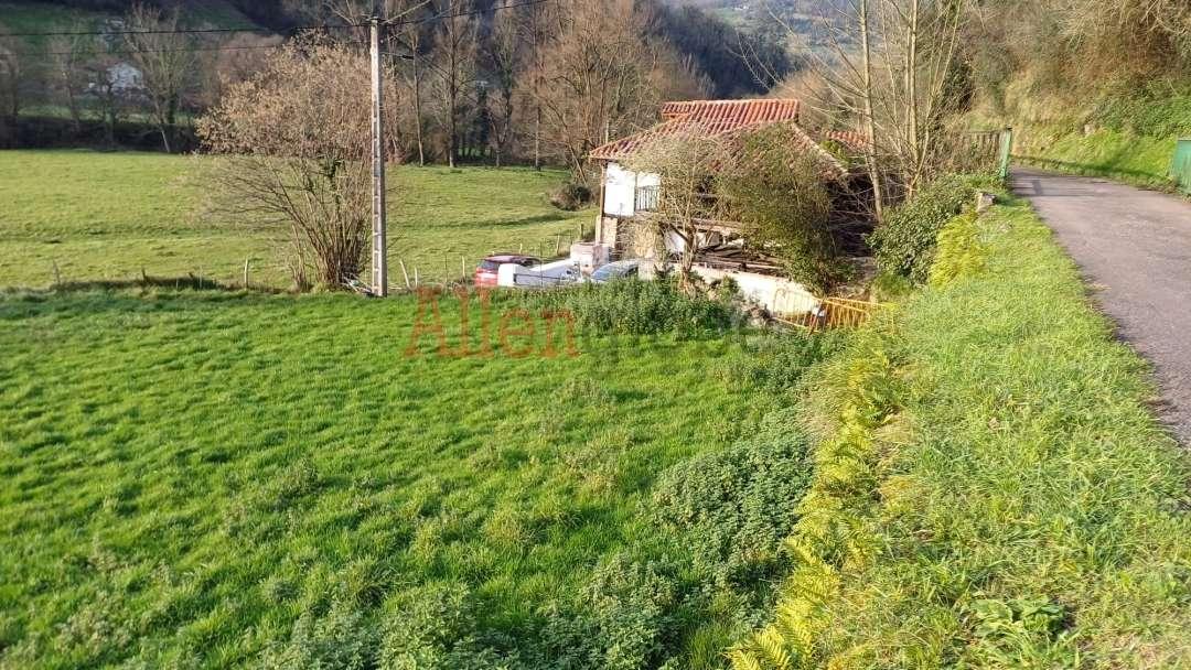 Parcela en Venta en Oviedo
