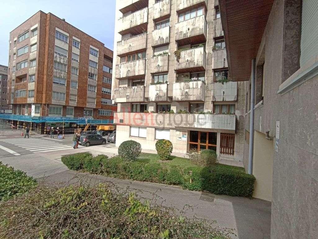 Piso en Venta en Oviedo