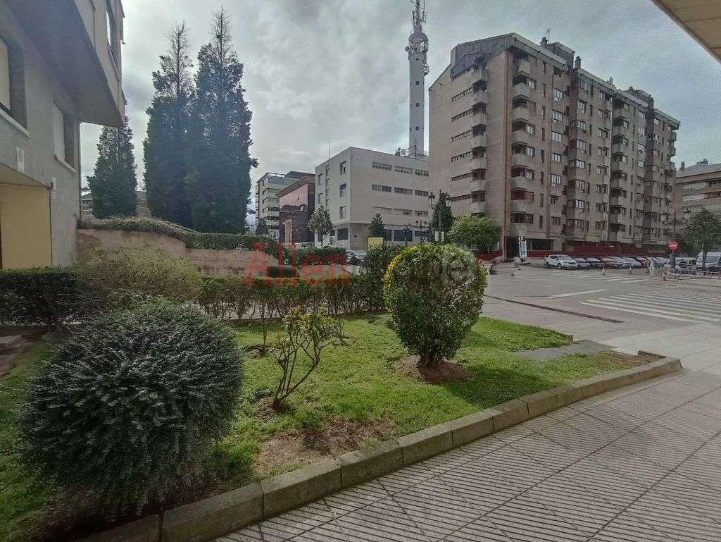 Piso en Venta en Oviedo