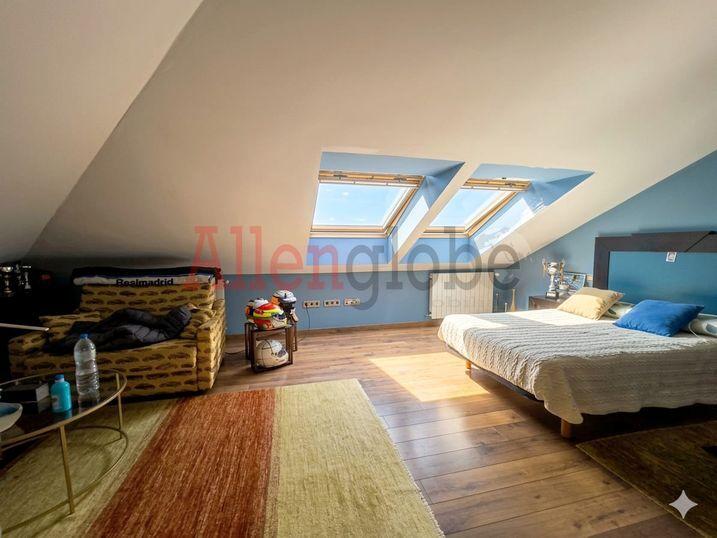 Chalet for Sale in Castrillón
