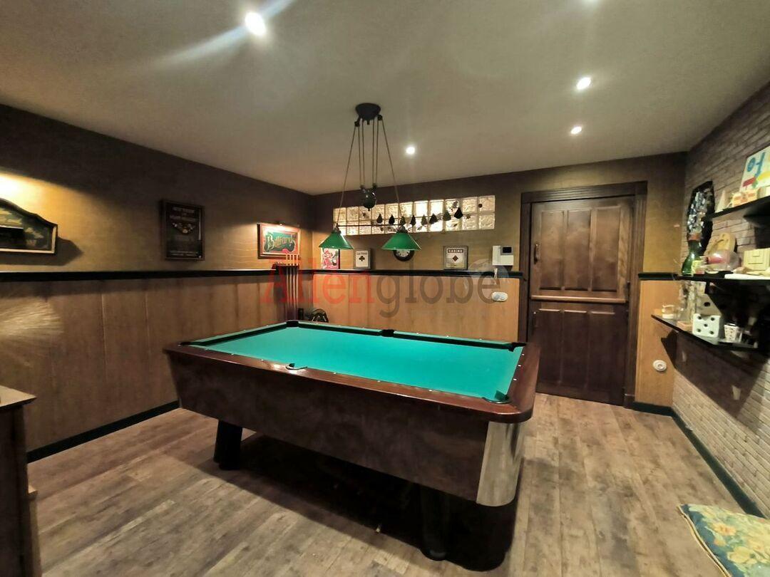 Chalet for Sale in Castrillón