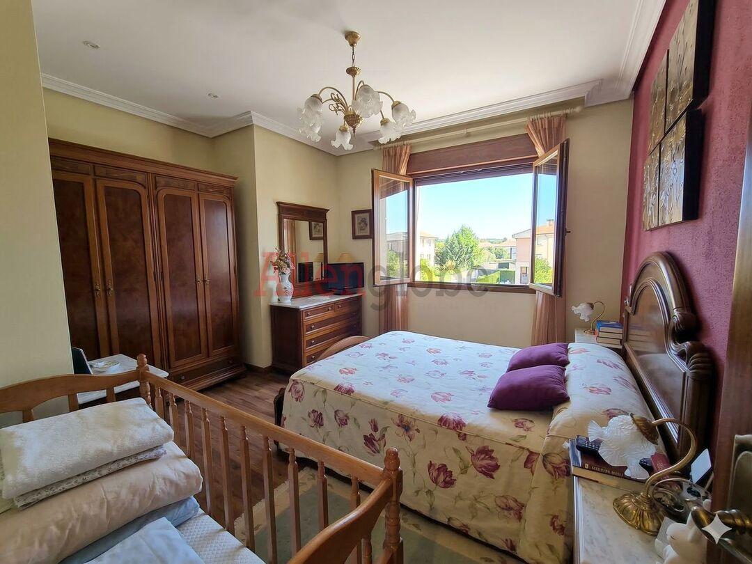 Chalet for Sale in Castrillón