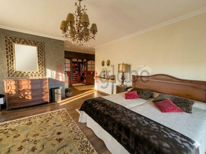 Chalet for Sale in Castrillón
