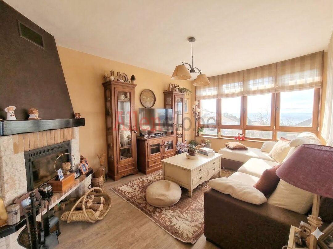 Chalet for Sale in Castrillón